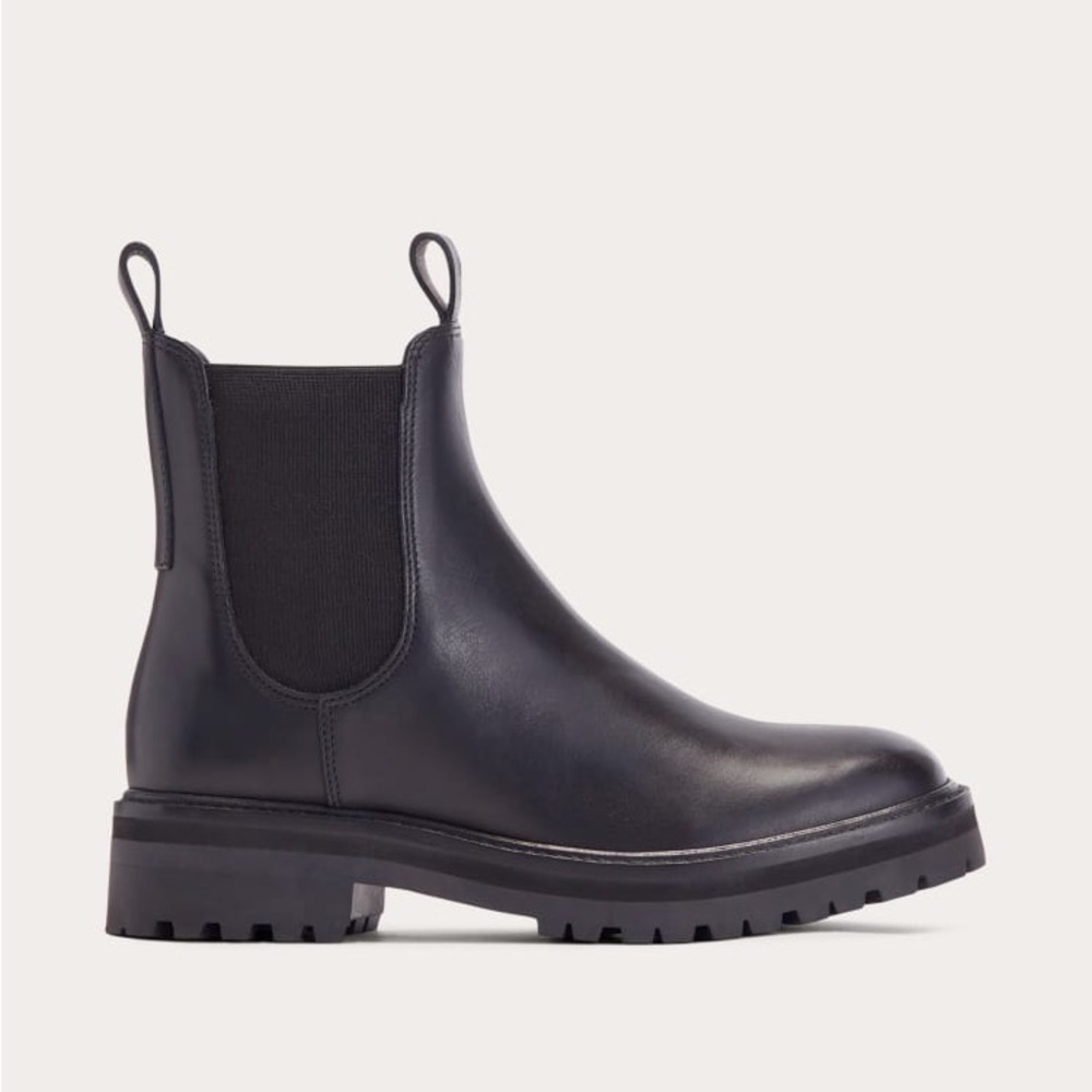 Everlane Lug Chelsea Boot in Black